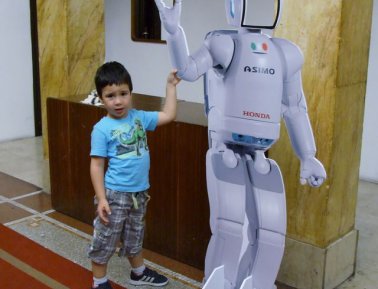 ASIMO ROBOT