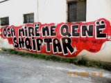 Grafiti nacionalista dominiraju Albanijom