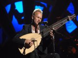 Sting lautista, ipak i s gitarom